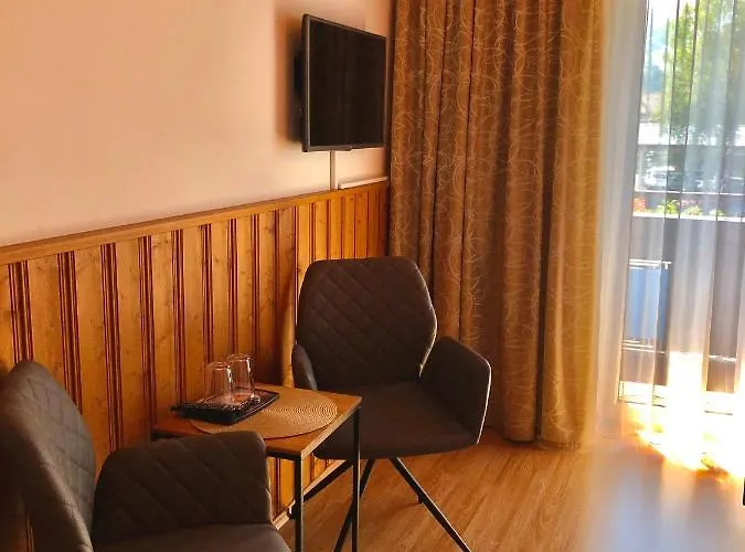 Landhof Aigner Pensión 3*